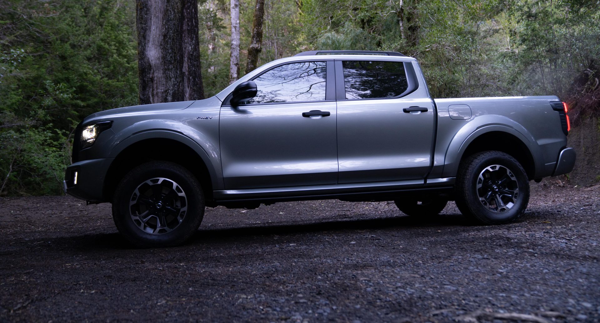 SAHAR-PHEV-SIDE-CROP