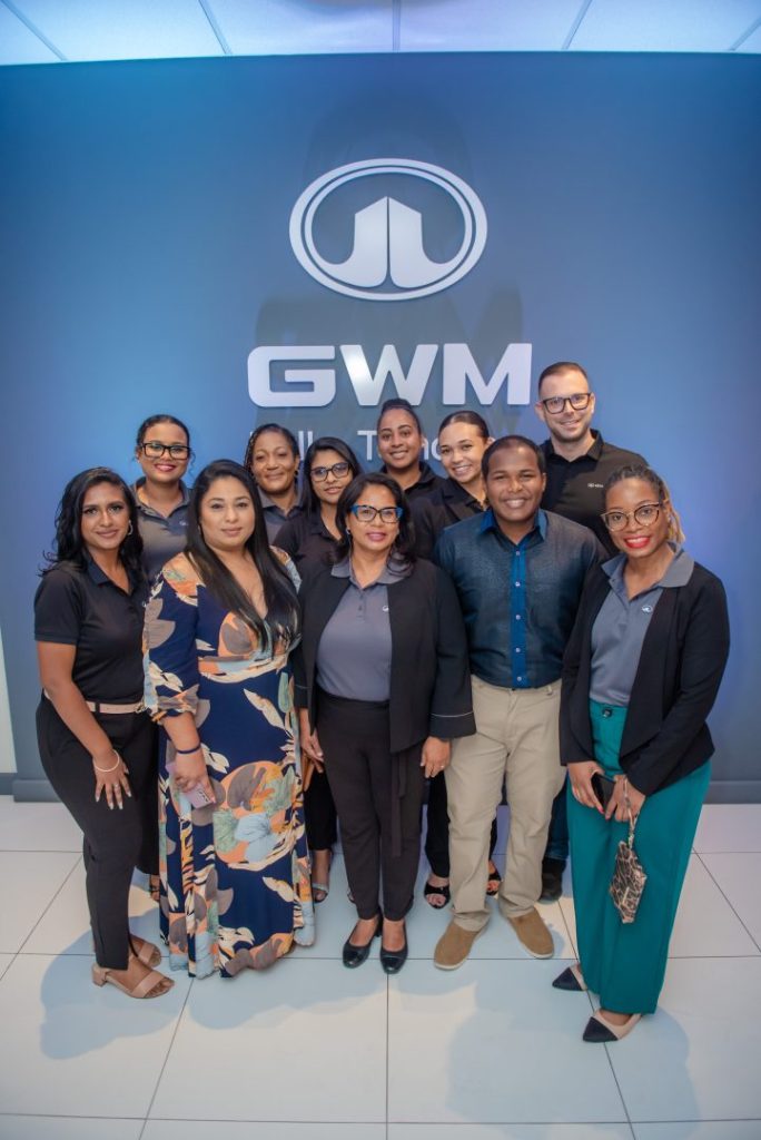 group-photo-of-people